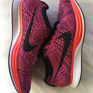 NIKE FLYKNIT RACERS SZ 5 (men’s) wmn size 6.5/7